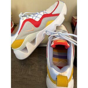 Women’s Nike RYZ365 Washed Coral Sneakers US 9